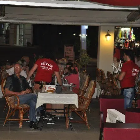 מלון Mitos & אלאניה